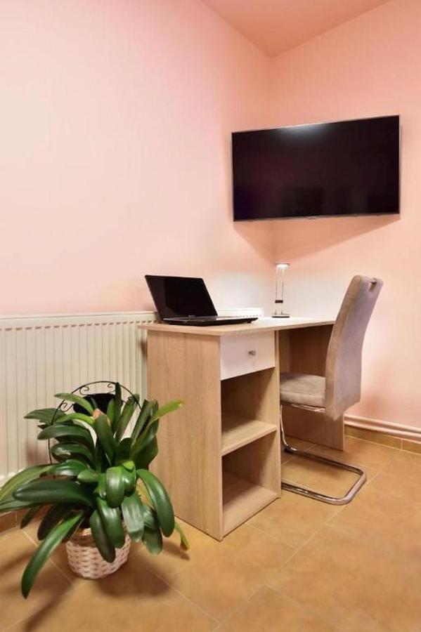 מלון פארדוביצה Nika Beds מראה חיצוני תמונה